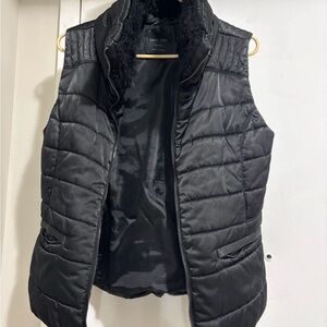 Love Tree Black Quilted Faux-Fur Collar Puffer Vest